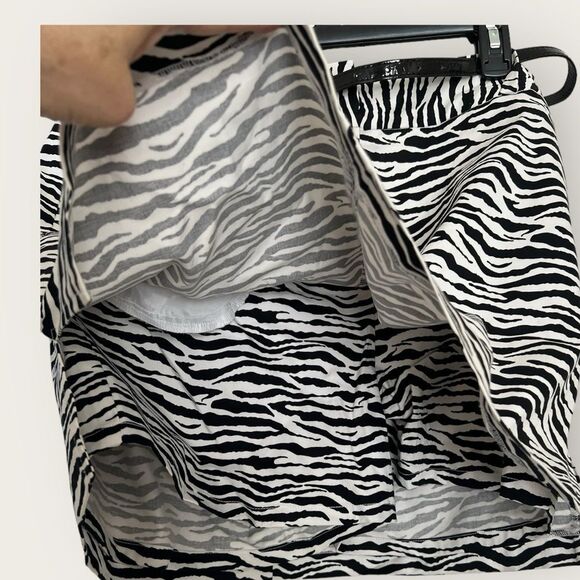 Zebra Attyre Skort size 10 with front pockets - Picture 3 of 6